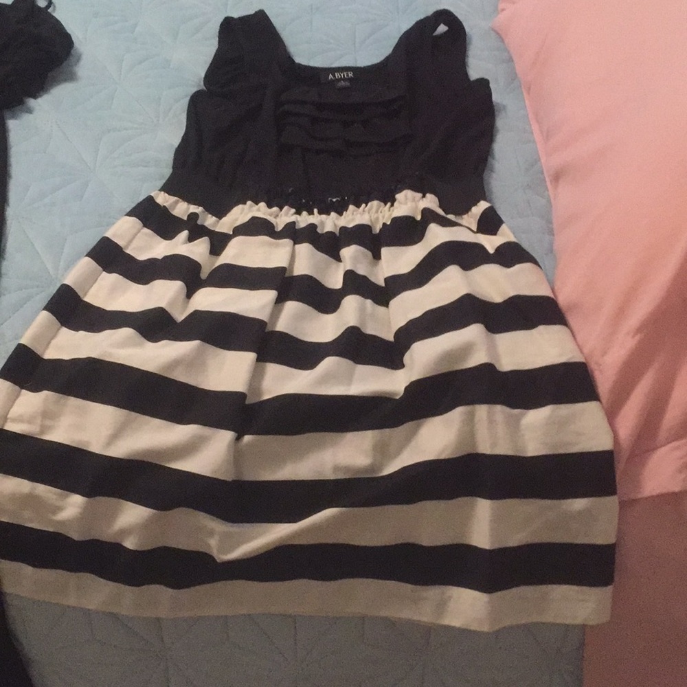 Dress - Picture 4 of 4